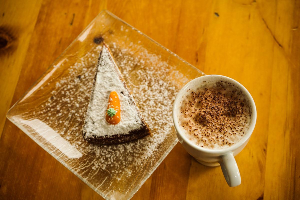 Receita de Bolo de Cenoura com Chocolate - Guia da Cozinha