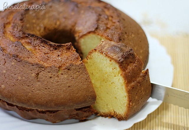 BOLO DE LARANJA SEM OVO - Receita de bolo simples para o café 