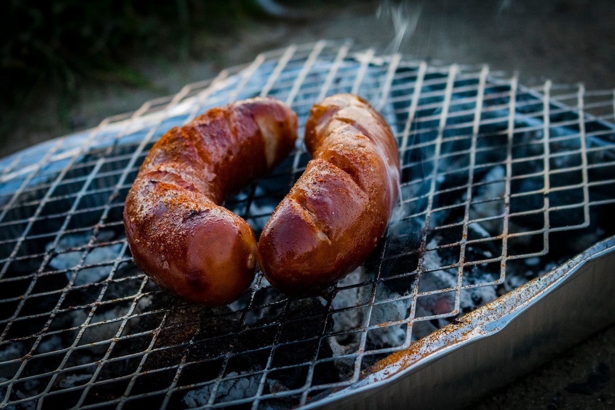 Receita com linguiça de churrasco simples e rápida