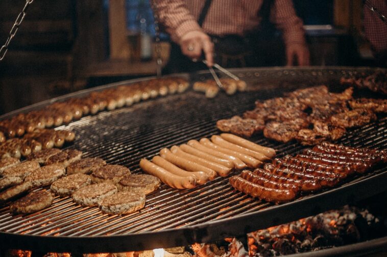 Receita com linguiça de churrasco simples e rápida