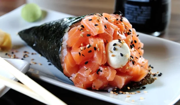 Temaki de salmão