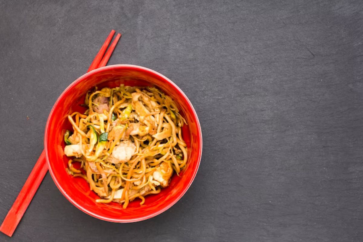 Como fazer yakisoba de frango?