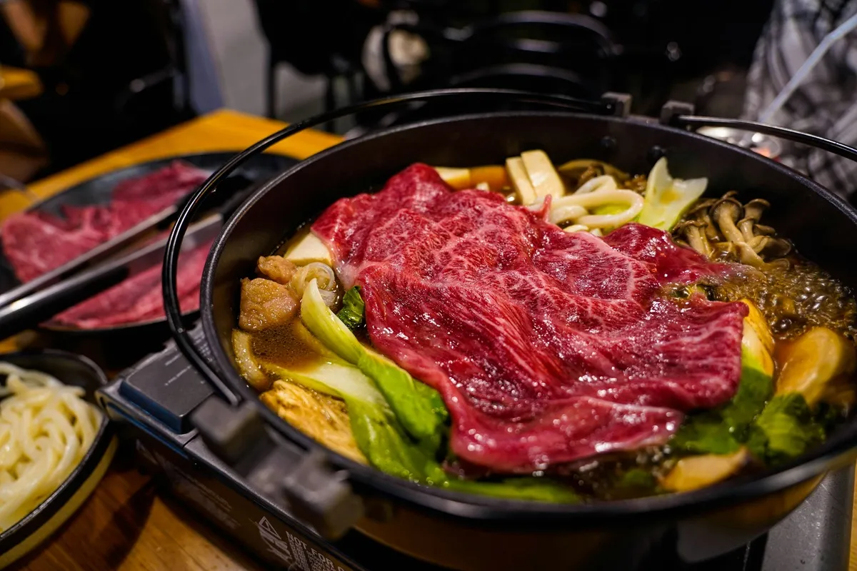 Como fazer sukiyaki: receita tradicional japonesa