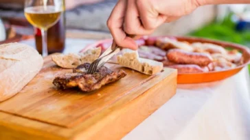 Acompanhamentos para churrasco: das farofas às saladas