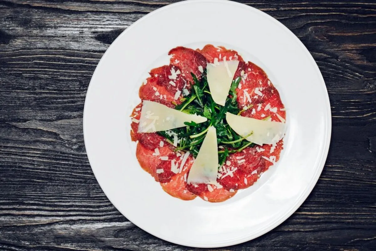 Receita deliciosa de carpaccio: aprenda a preparar esta entrada sofisticada