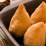 Receita de massa de coxinha: tradição e simplicidade em cada mordida