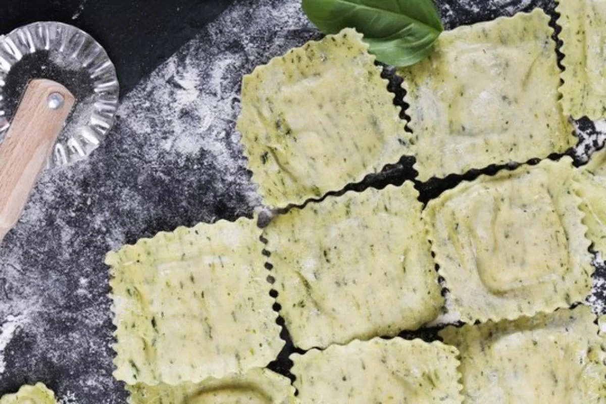 Receita de ravioli passo a passo: aprenda como fazer e rechear