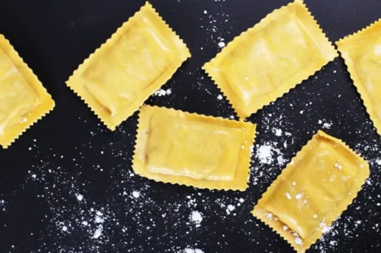 Receita de ravioli passo a passo: aprenda como fazer e rechear